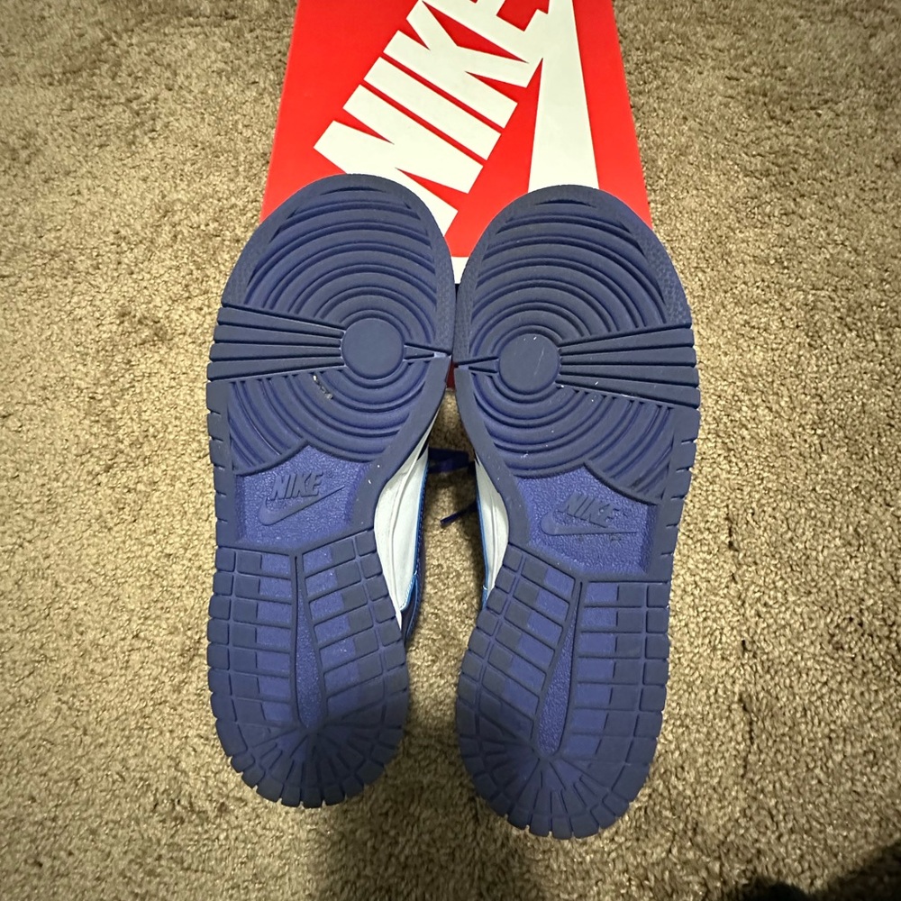 Nike Kids Sneakers White and Blue Low-Top - Picture 3 of 4